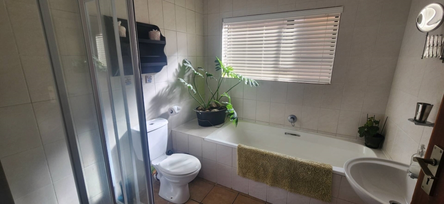 3 Bedroom Property for Sale in Reebok Western Cape